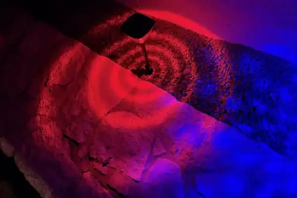 Đánh giá đèn đường năng lượng mặt trời Linkink SP6: Điều khiển từ mặt đất với đầy đủ màu sắc